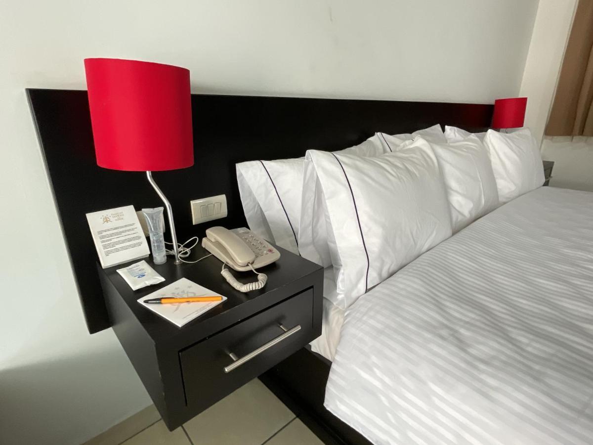 Suites del Real Zapopan Exterior foto