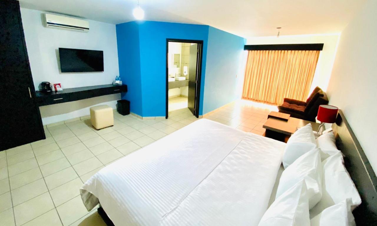 Suites del Real Zapopan Exterior foto